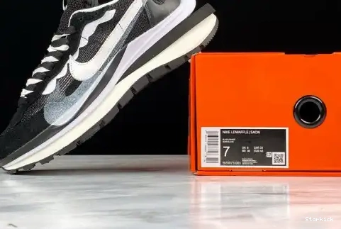 CV1363-001 Black sacai White Vaporwaffle Nike 0623